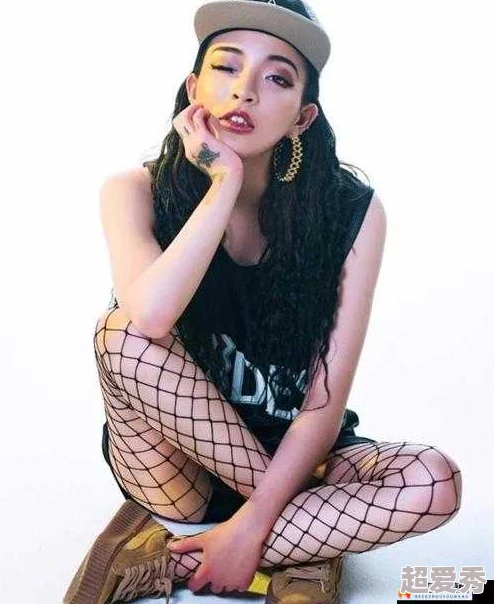 jazzhiphop女rapper：融合爵士与嘻哈元素的女性说唱艺术家，展现独特风格与音乐魅力