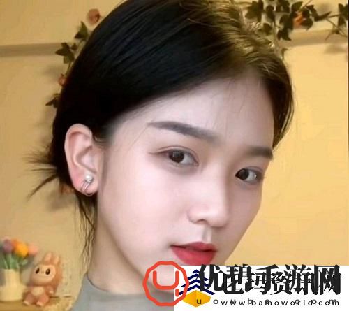 父亲有力挺送女儿的花园彰显亲情，家庭成员：自然与爱的温馨中感受到家的温暖！